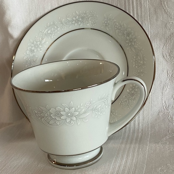 Vintage Noritake Cumberland Pattern Fine Bone China - Picture 7 of 10